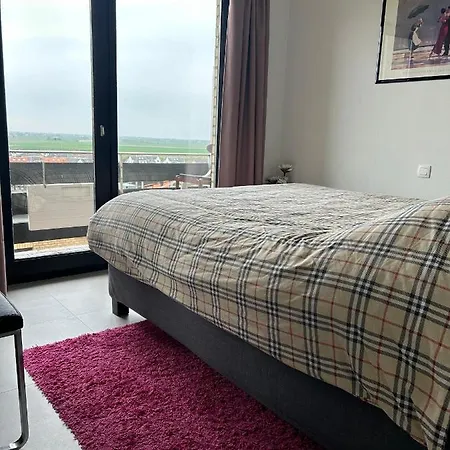Met 2 Slaapkamers Op Zeedijk Lejlighed
